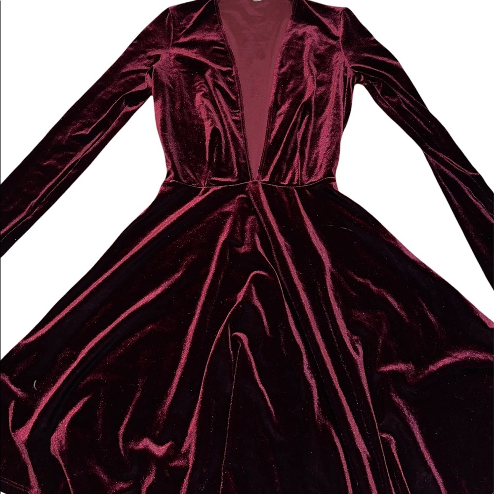 Deep V neck dress American appeal deep neck velvet holiday short dress